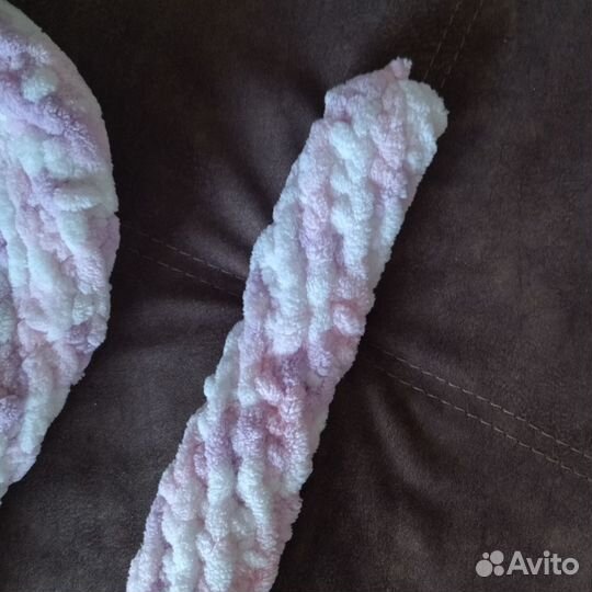 Длинная вязанная игрушка змея