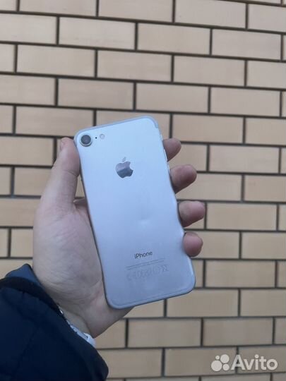 iPhone 7, 32 ГБ