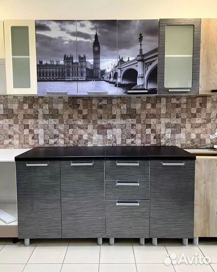 Кухонный гарнитур готовое решение