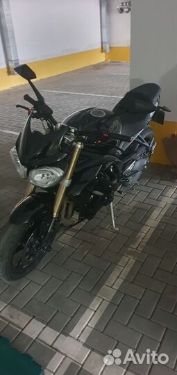 Продаю triumph Street triple