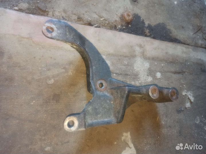 Кронштейн насоса гур на УАЗ змз 409, 406, 405