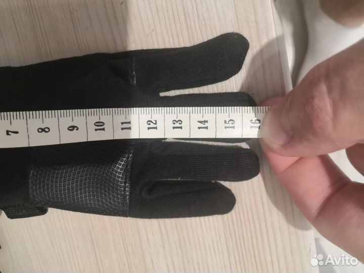 Перчатки демисезонные детские и футболка