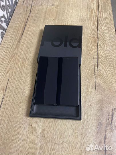 Samsung Galaxy Z Fold4, 12/512 ГБ