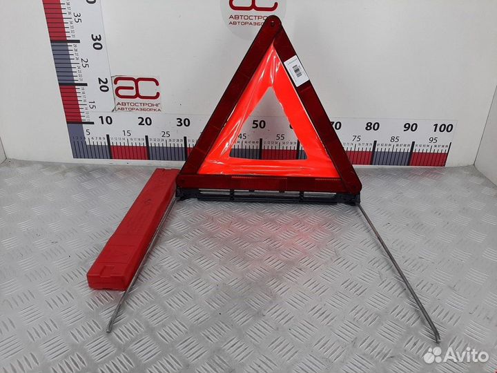 Знак аварийной остановки Audi A4 B6 2002