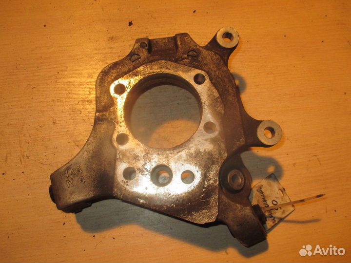 Кулак поворотный задний правый (Infiniti FX)