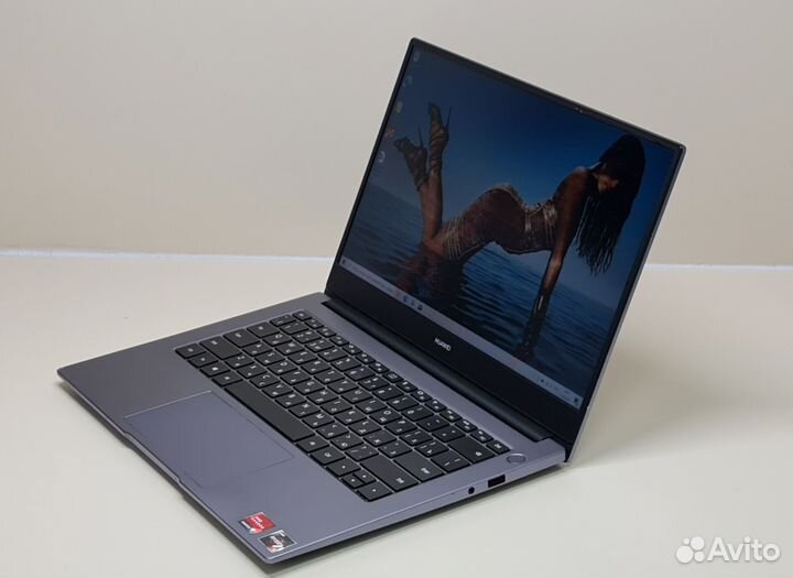 Ультрабук huawei /Ryzen 5 3500/DDR4 8Gb/SSD 256Gb