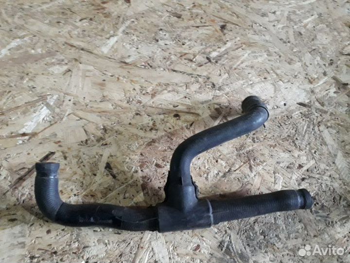 Патрубок системы охлаждения Mercedes Vito W638 OM