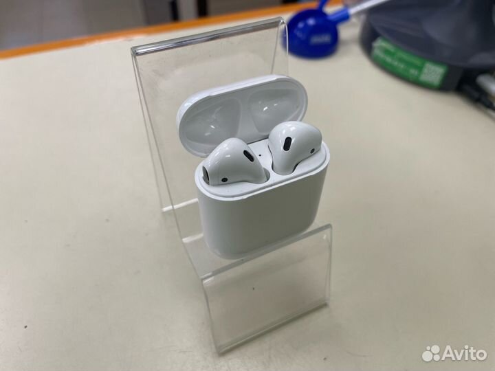 Apple AirPods 2