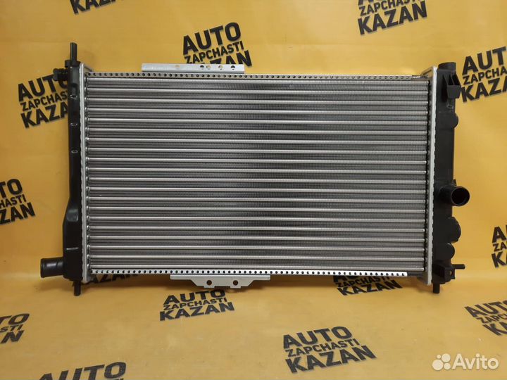 Радиатор двигателя Daewoo Nexia 1995-2008