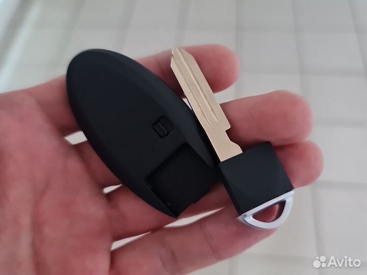 Ключ Nissan note Cube tiida