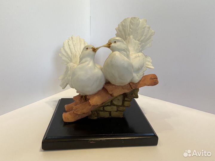 Статуэтка голуби пара голубей
