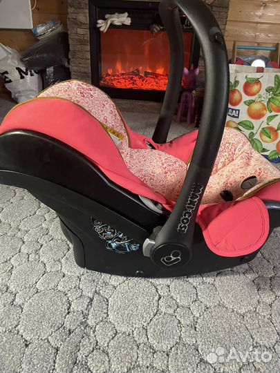 Детское автокресло от 0 maxi cosi