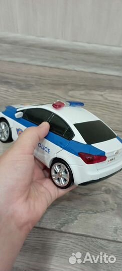 Тобот С робот полицейская машина