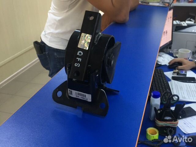 Опора кпп левая Санг Енг