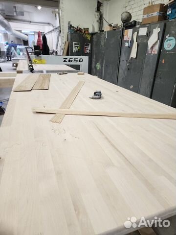 Стол для столовой