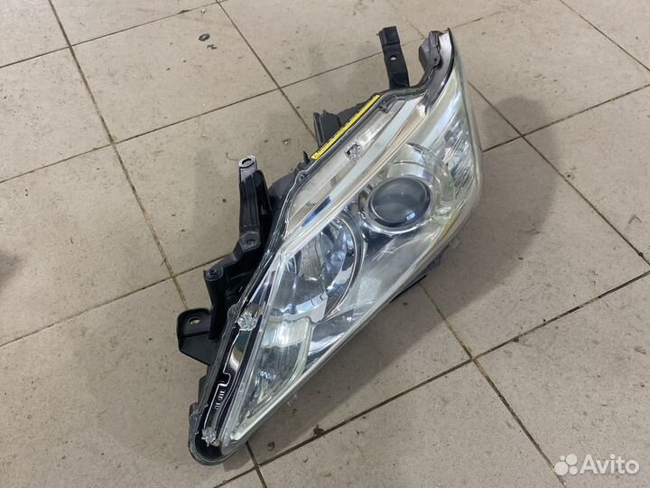 Левая фара Toyota Camry 50 v50 ксенон оригинал