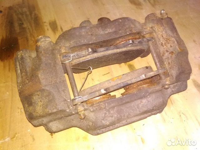 Суппорт тормозной передний правый Lexus Gx470