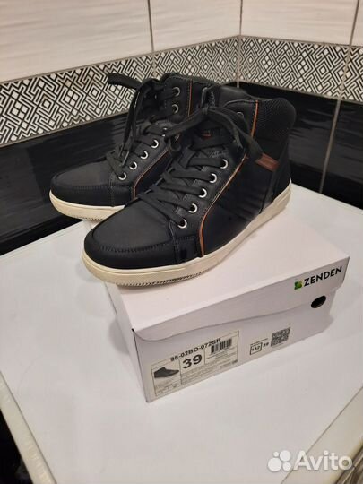 Ботинки и кеды 38,39