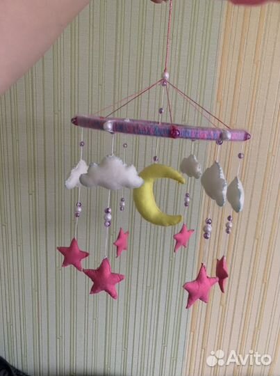 Мобиль ручной работы из фетра