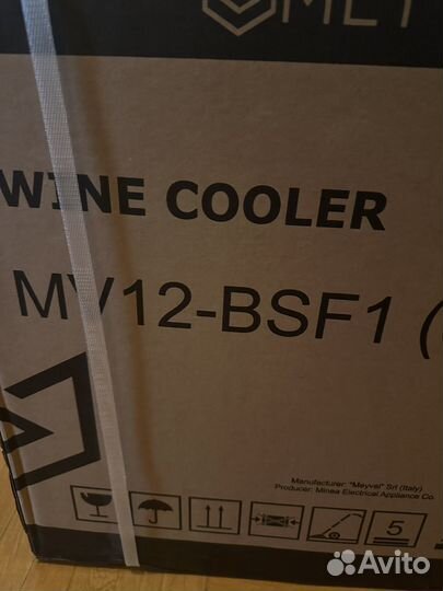 Винный шкаф Meyvel MV12-BSF1