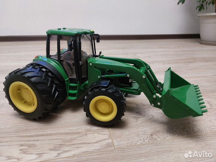 Много игрушек для мальчика