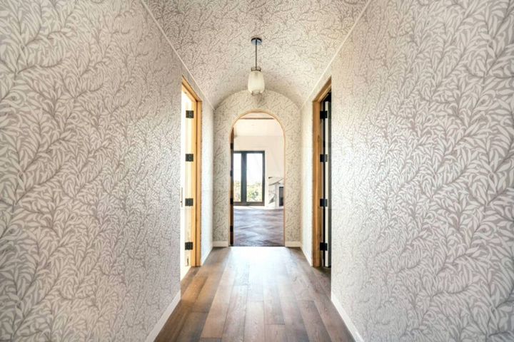 2-к. квартира, 65 м², 2/17 эт.