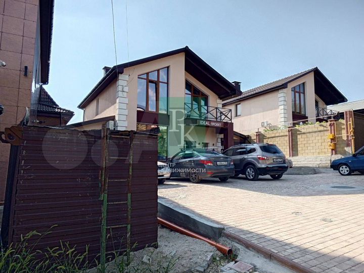 Сдается просторный светлый кабинет с мебелью