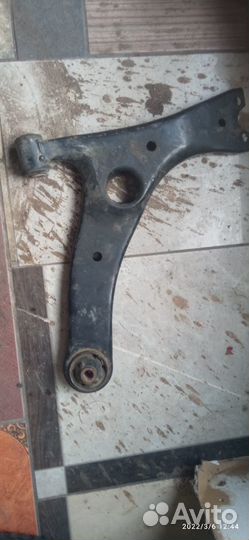 Рычаг передний правый на тойоту ора