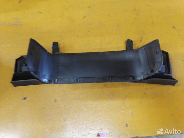 Кожух рулевой колонки Volvo s60