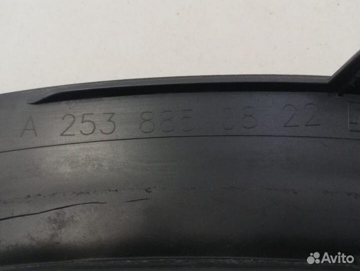 Накладка заднего левого крыла Mercedes