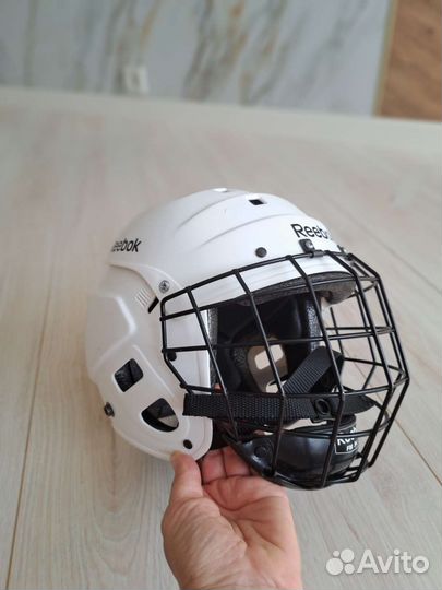 Шлем хоккейный reebok