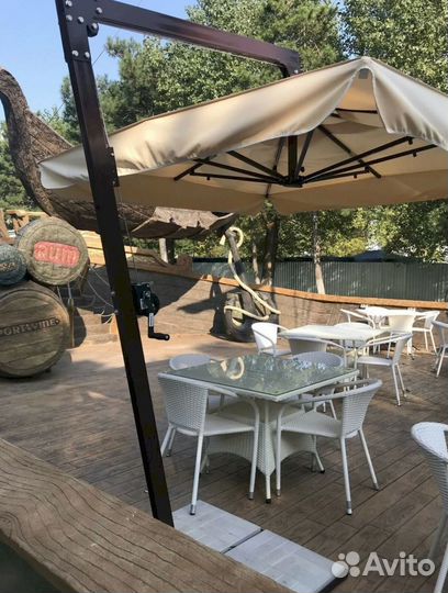 Уличные зонты для летнего кафе и ресторана