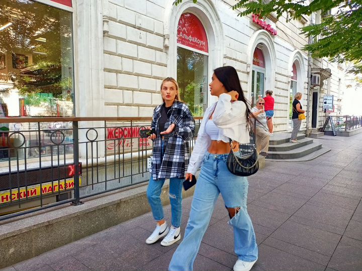 Мегатрафик. Первая линия Большая Морская, 228 м²