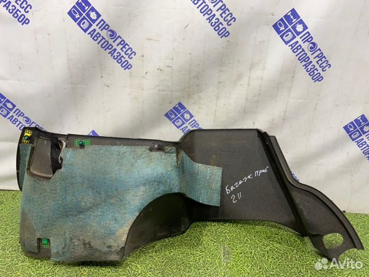 Обшивка багажника правая Toyota Avensis универсал
