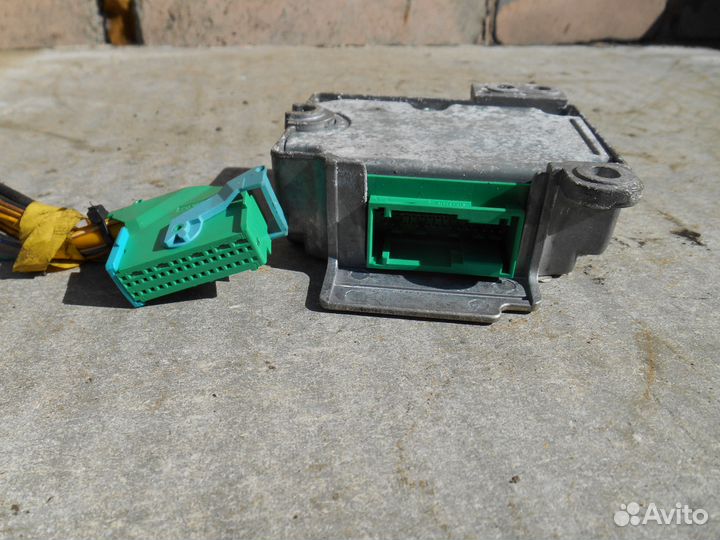 Блок управления airbag 24416704 Opel Zafira A