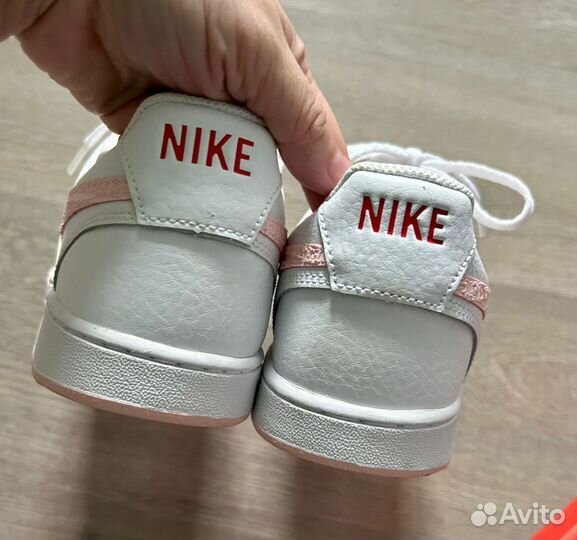 Новые Nike р. 42