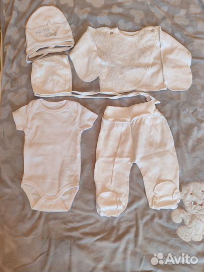Вещи на новорожденного новые, размер 50- 56