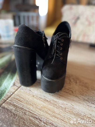 Ботинки из науральной замши