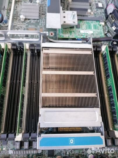 Сервер HP Proliant DL360p Gen8