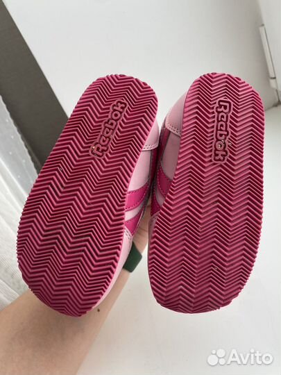 Reebok кроссовки на девочку размер 7 23.5
