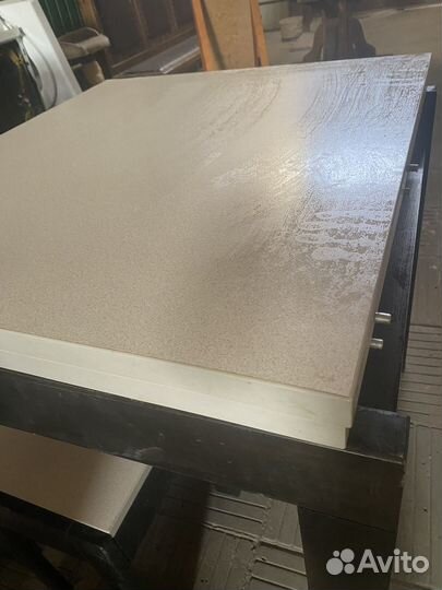 Стол и табуретки