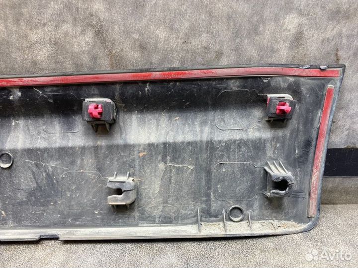 Накладка двери задняя правая Kia Sorento XM FL 2.4