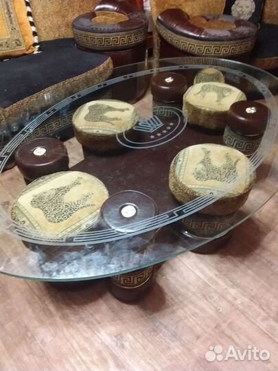 Стол журнальный Версаче с пуфиками