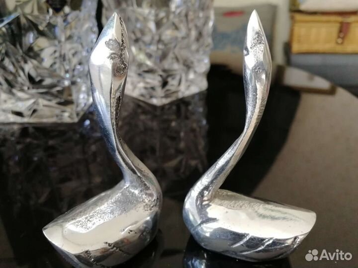 Продам лебеди