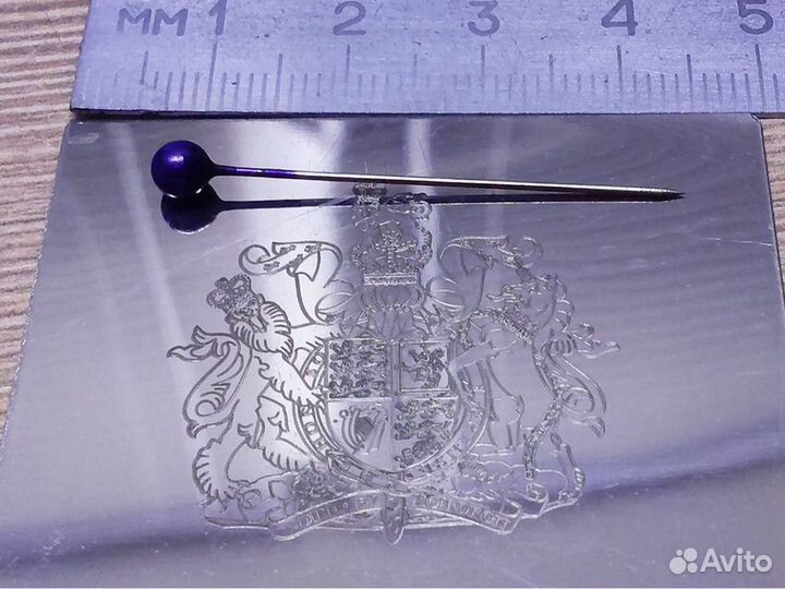 Лазерная гравировка на металле коже дереве