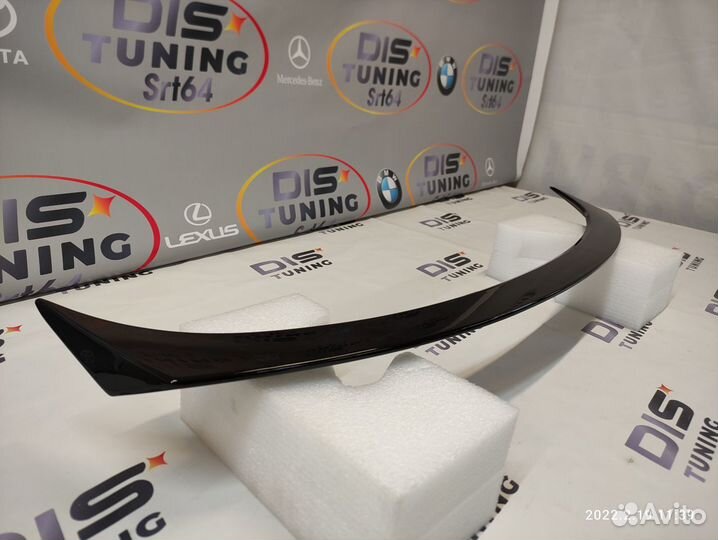 Спойлер на крышку багажника Camry 70