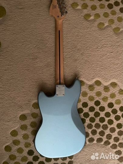 Электро гитара fender squier LTD ED bullet mustang