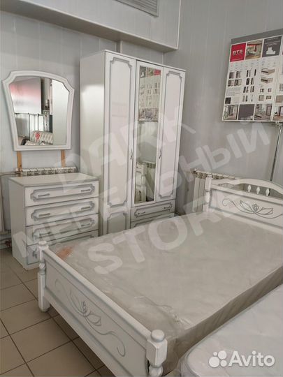 Спальный гарнитур