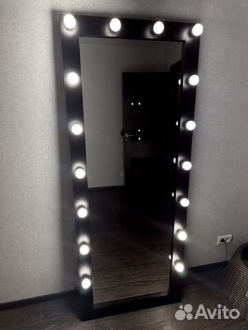Зеркало напольное с лампочками