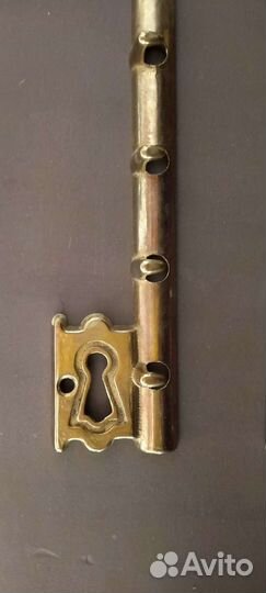 Крючки вешалки